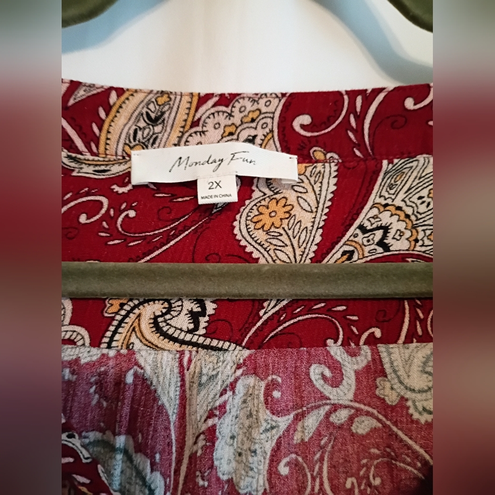 Monday Fun Size 2x Chic Paisley Print Blouse in Rich Red/Burgundy. - Picture 2 of 9